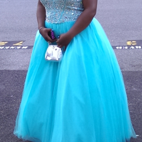 Custom Prom Gown by New York Fashion Design School Teacher!! - Picture 3 of 4